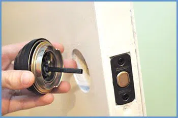 State Locksmith Services Las Vegas, NV 702-850-3341 - 5-change-locks-service